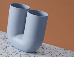 Kink Vase Blue In Situ 2